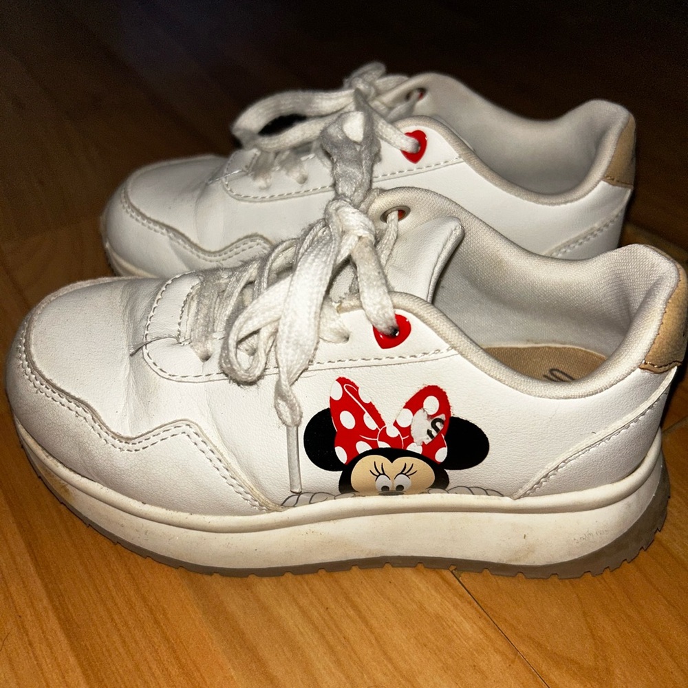 Disney Kids White and Red Minnie Mouse Sneakers